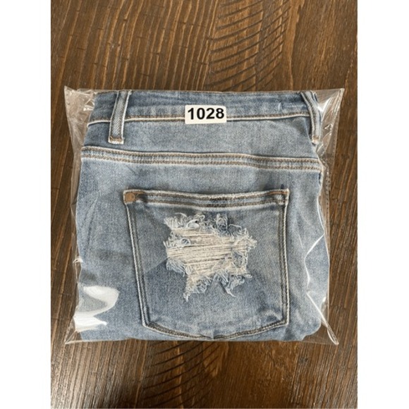 Judy Blue Boyfriend Fit Distressed Jeans Womens 11  30 Light‎ Wash Casual Grunge - Picture 10 of 10
